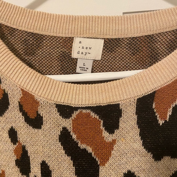 Sweaters - Cheetah print sweater